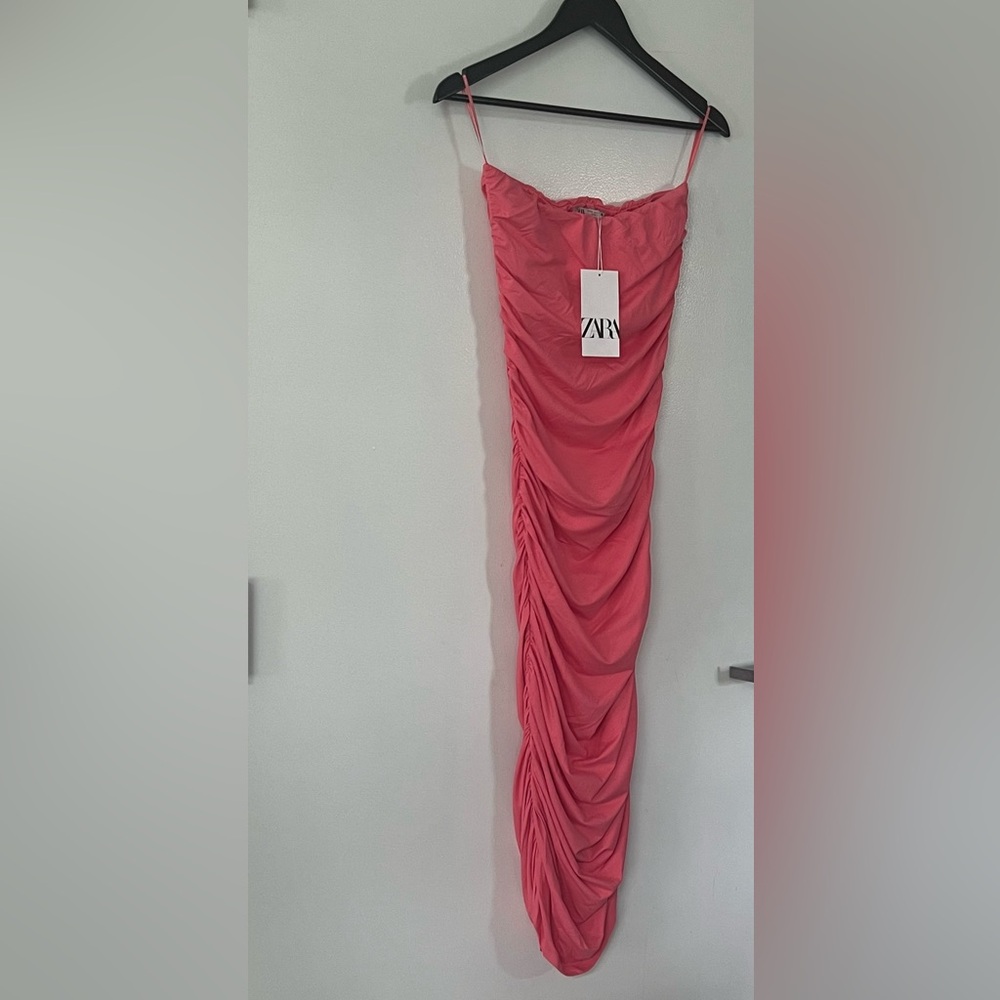 NWT - Zara Tube Dress in Peach/Content for instagram page